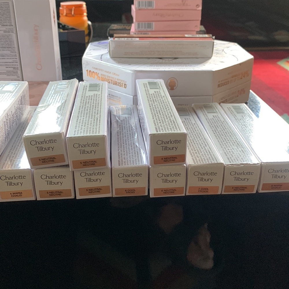 Charlotte Tilbury CHARLOTTE'S BEAUTIFUL SKIN FOUNDATION 1-2-3-4-5-6-7-8-9 - Picture 11 of 12